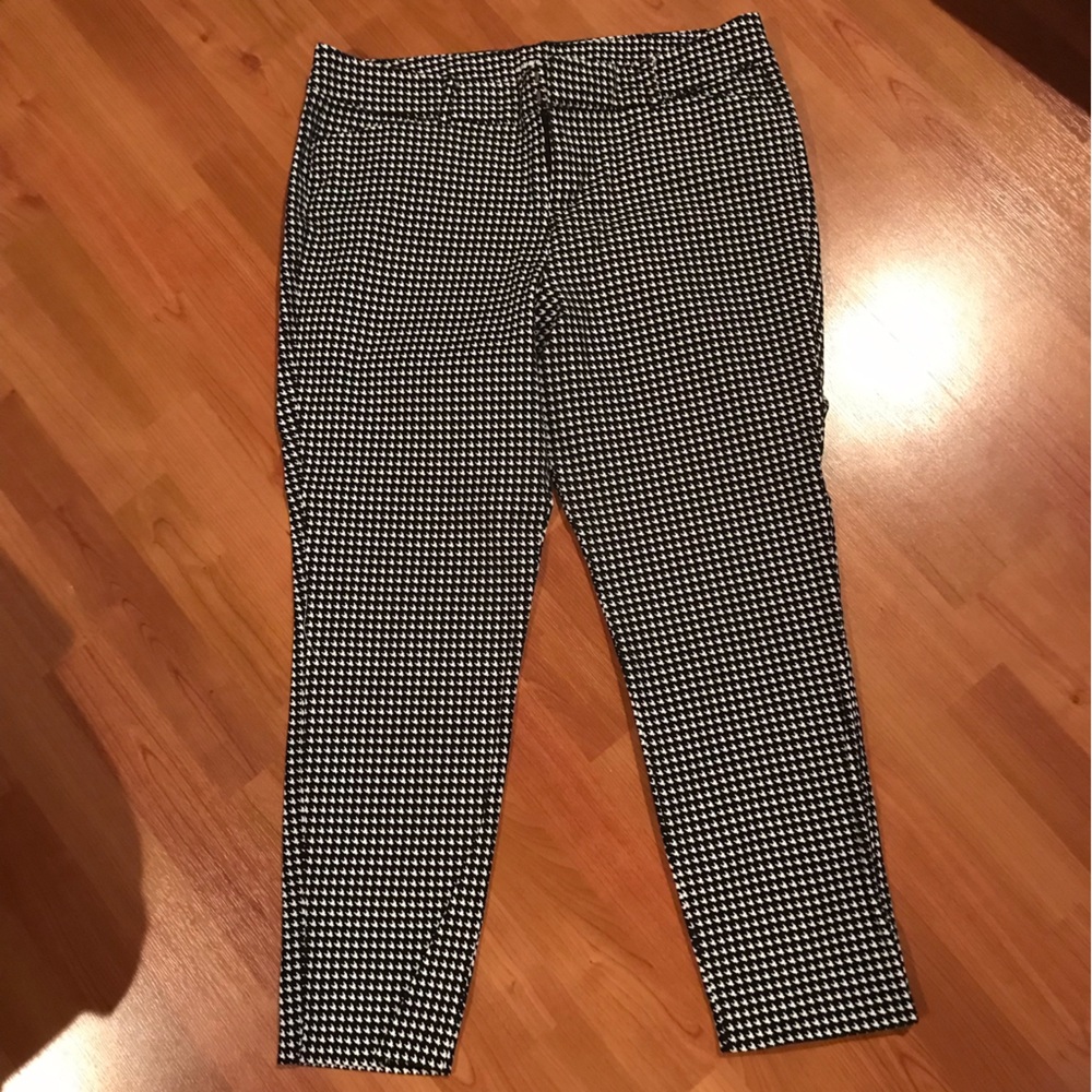 Cute Houndstooth cropped pixie pants